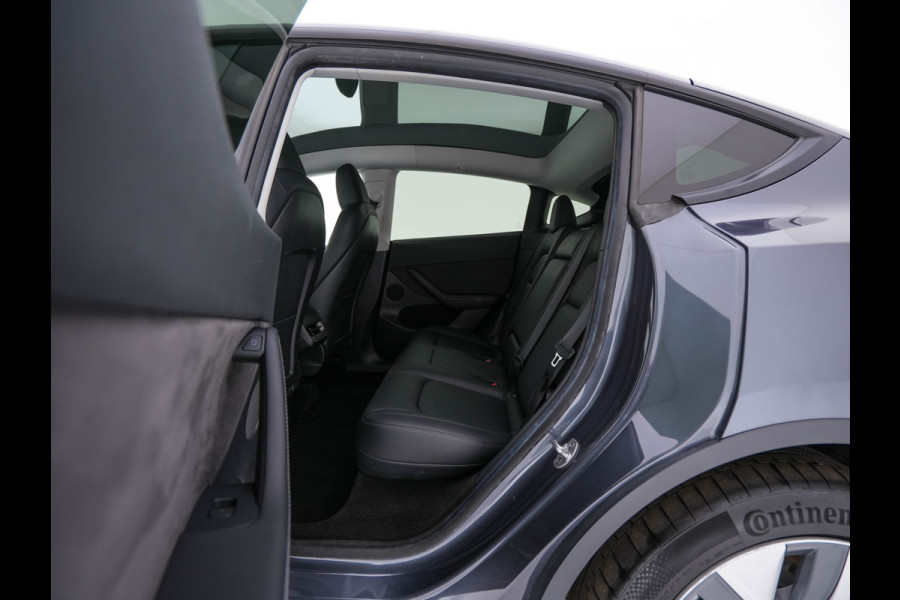 Tesla Model Y Long Range AWD 75 kWh [ 3-Fase-11kW ] {SOH-87%} (INCL-BTW) Aut. *PANO | AUTO-PILOT | LEATHER | NAVI-FULLMAP | MATRIX-LED | KEYLESS | CAMERA | DAB+ | HEATED-COMFORTSEATS | PRIVACY-GLASS | TOPVIEW |  19''ALU*