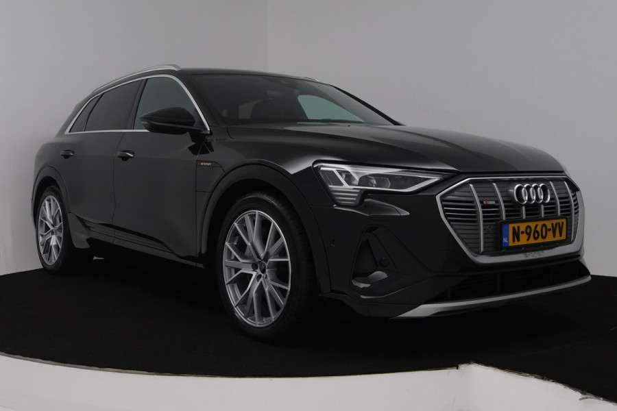Audi e-tron 55 quattro S edition 95 kWh (TREKHAAK, B&O SOUND, SOH 92%, STOEL/STUUR VERWARMING, CRUISE ADAPTIEF, ELEKTR STOELEN)