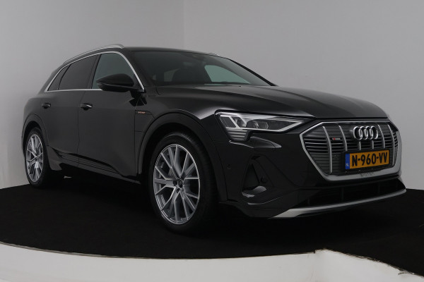 Audi e-tron 55 quattro S edition 95 kWh (TREKHAAK, B&O SOUND, SOH 92%, STOEL/STUUR VERWARMING, CRUISE ADAPTIEF, ELEKTR STOELEN)