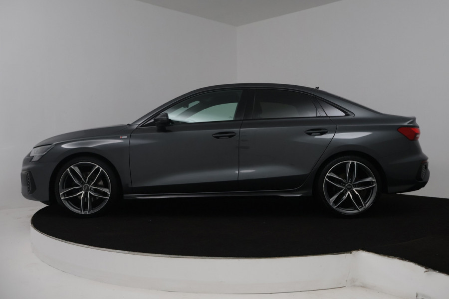 Audi A3 Limousine 35 TFSI edition one (STOELVERWARMING, ACHTERUITRIJCAMERA, CRUISE CONTROL ADAPTIEF, PARKEERSENSOREN)