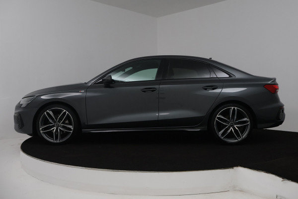 Audi A3 Limousine 35 TFSI edition one (STOELVERWARMING, ACHTERUITRIJCAMERA, CRUISE CONTROL ADAPTIEF, PARKEERSENSOREN)