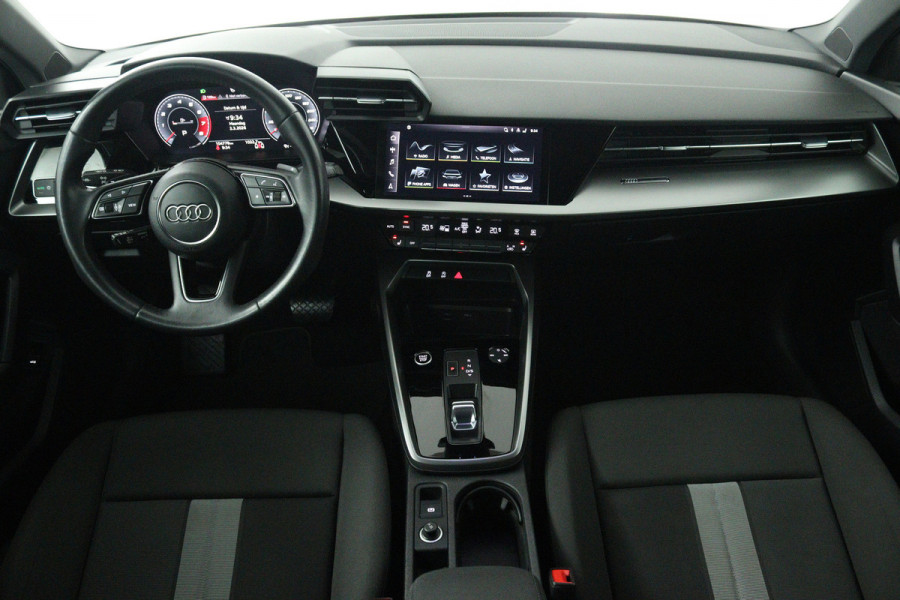 Audi A3 Limousine 35 TFSI edition one (STOELVERWARMING, ACHTERUITRIJCAMERA, CRUISE CONTROL ADAPTIEF, PARKEERSENSOREN)