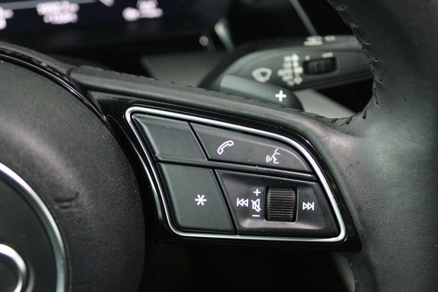 Audi A3 Limousine 35 TFSI edition one (STOELVERWARMING, ACHTERUITRIJCAMERA, CRUISE CONTROL ADAPTIEF, PARKEERSENSOREN)