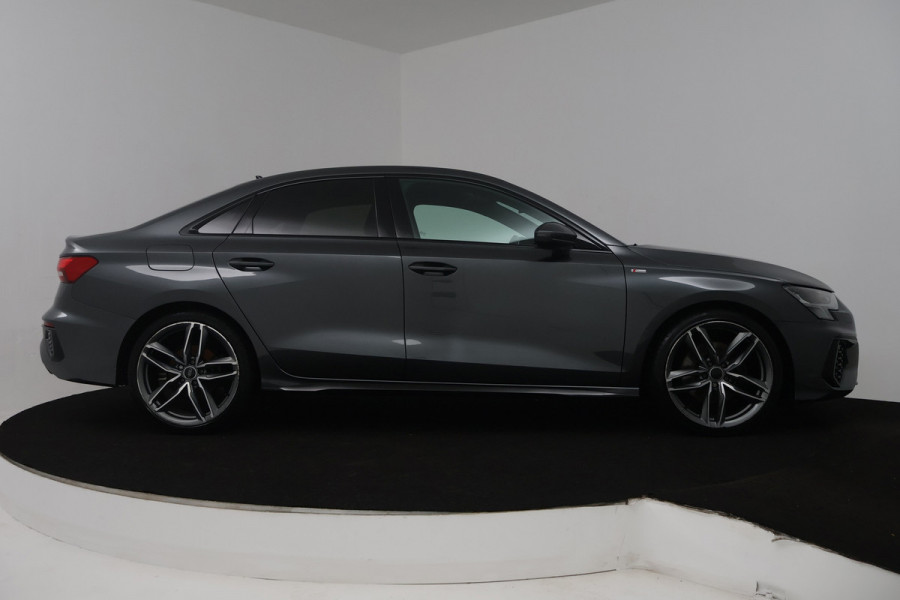 Audi A3 Limousine 35 TFSI edition one (STOELVERWARMING, ACHTERUITRIJCAMERA, CRUISE CONTROL ADAPTIEF, PARKEERSENSOREN)