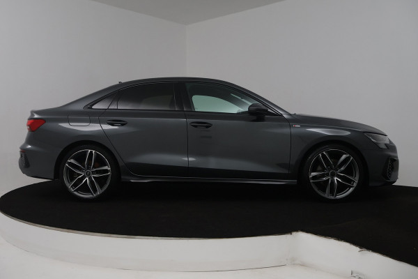 Audi A3 Limousine 35 TFSI edition one (STOELVERWARMING, ACHTERUITRIJCAMERA, CRUISE CONTROL ADAPTIEF, PARKEERSENSOREN)