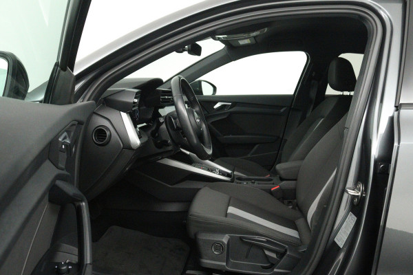 Audi A3 Limousine 35 TFSI edition one (STOELVERWARMING, ACHTERUITRIJCAMERA, CRUISE CONTROL ADAPTIEF, PARKEERSENSOREN)