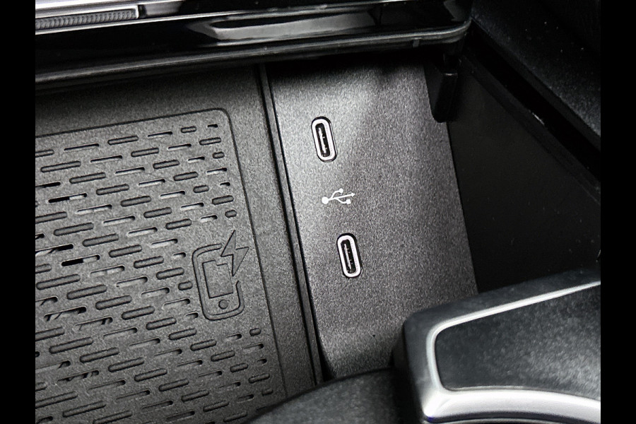 Mercedes-Benz GLE 400 e 4MATIC AMG Plug-In Hybride AMG Line | Night Pakket | Panoramadak | 	Head-up-Display | Trekhaak | AC en DC Laden | Distronic. Inclusief 24 maanden MB Certified garantie voor Europa.