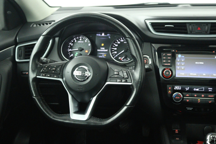 Nissan QASHQAI 1.2 Tekna + (PANORAMADAK, TREKHAAK, CAMERA, STOELVERWARMING, ELEKTR STOELEN, PARKEERSENSOREN)
