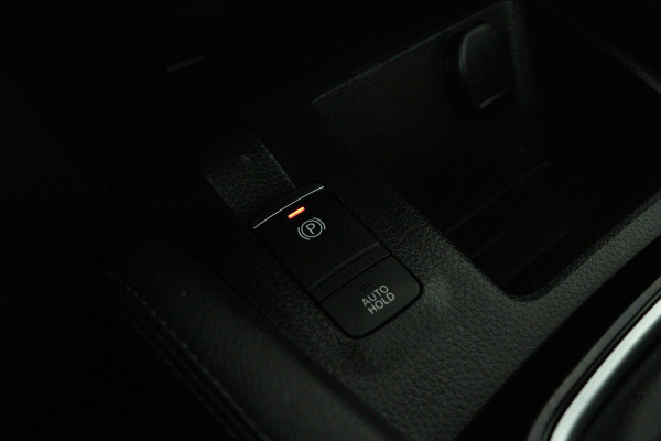 Nissan QASHQAI 1.2 Tekna + (PANORAMADAK, TREKHAAK, CAMERA, STOELVERWARMING, ELEKTR STOELEN, PARKEERSENSOREN)