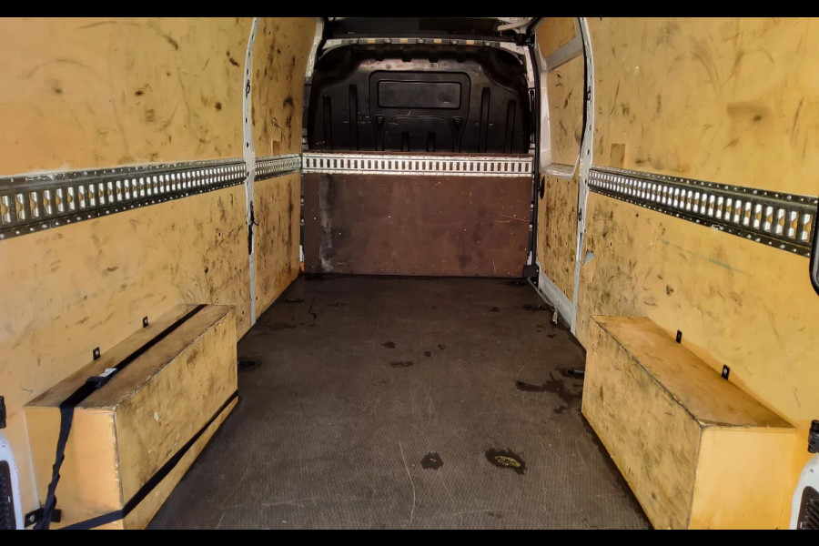 Renault Master 150 PK EURO 6 L3H2 GESLOTEN - VSF-75-F - DIVERSE SCHADES