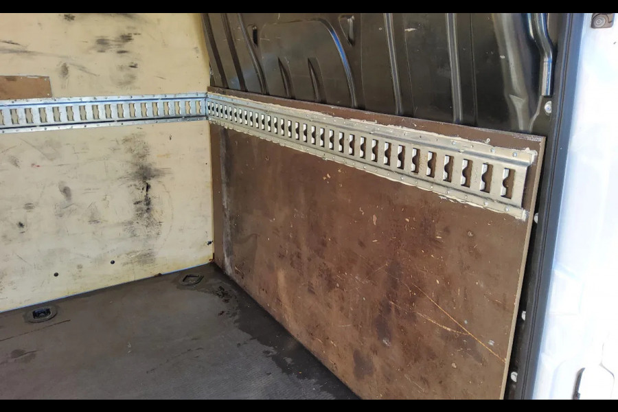 Renault Master 150 PK EURO 6 L3H2 GESLOTEN - VSF-75-F - DIVERSE SCHADES