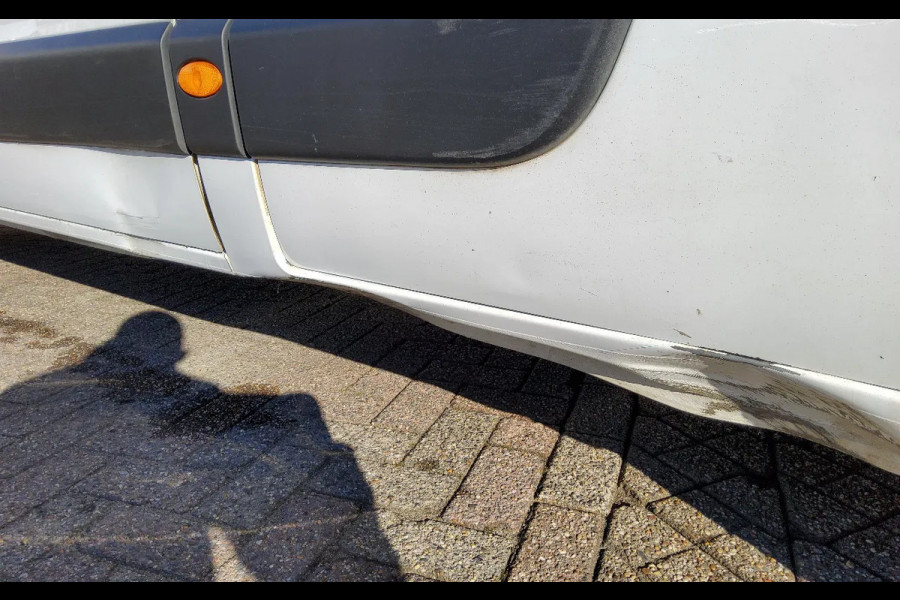 Renault Master 150 PK EURO 6 L3H2 GESLOTEN - VSF-75-F - DIVERSE SCHADES