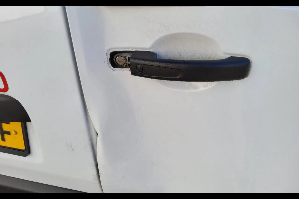 Renault Master 150 PK EURO 6 L3H2 GESLOTEN - VSF-75-F - DIVERSE SCHADES