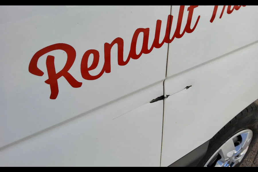 Renault Master 150 PK EURO 6 L3H2 GESLOTEN - VSF-75-F - DIVERSE SCHADES