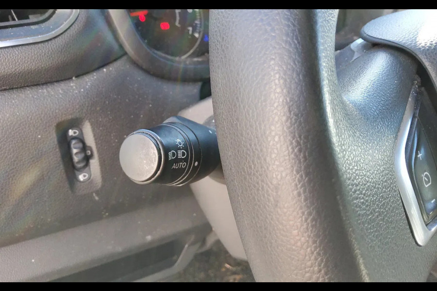 Renault Master 150 PK EURO 6 L3H2 GESLOTEN - VSF-75-F - DIVERSE SCHADES