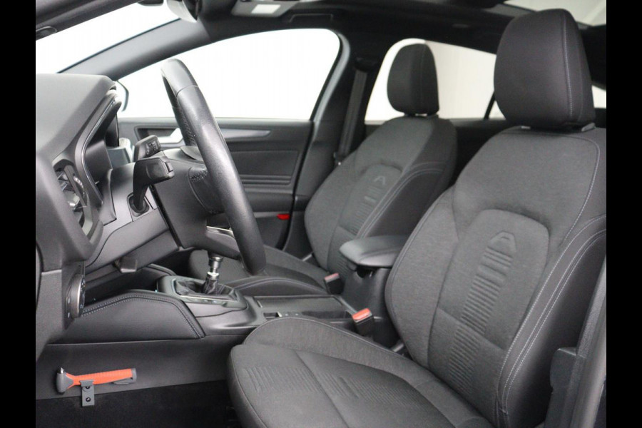Ford Focus 1.0 EcoBoost Hybrid Active X | Panoramadak | Head-Up | Stoelverwarming | Carplay | Camera | Navigatie | Keyless | Digital Cockpit | Stuurverwarming