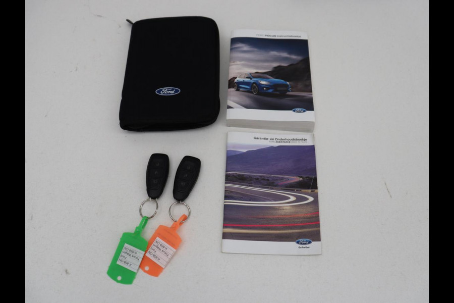 Ford Focus 1.0 EcoBoost Hybrid Active X | Panoramadak | Head-Up | Stoelverwarming | Carplay | Camera | Navigatie | Keyless | Digital Cockpit | Stuurverwarming