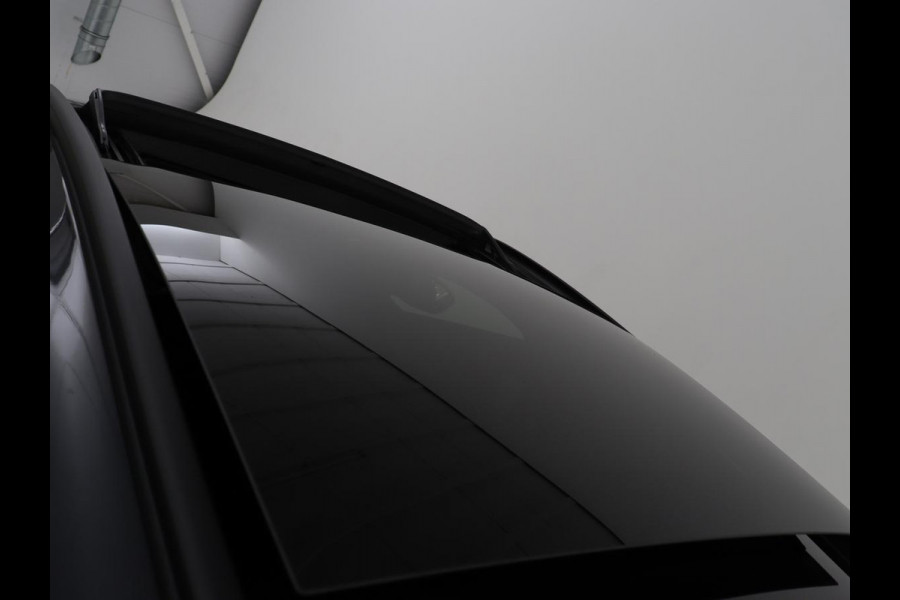 Ford Focus 1.0 EcoBoost Hybrid Active X | Panoramadak | Head-Up | Stoelverwarming | Carplay | Camera | Navigatie | Keyless | Digital Cockpit | Stuurverwarming