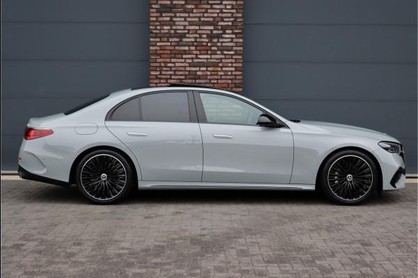 Mercedes-Benz E-Klasse 400 e 4MATIC AMG Line | Hyperscreen | Luchtvering | Achterasbesturing | Distronic+ | HUD | Massage | Burmester | Nappa Leder | Trekhaak | Vlakkenverwarming | Stoelventilatie |