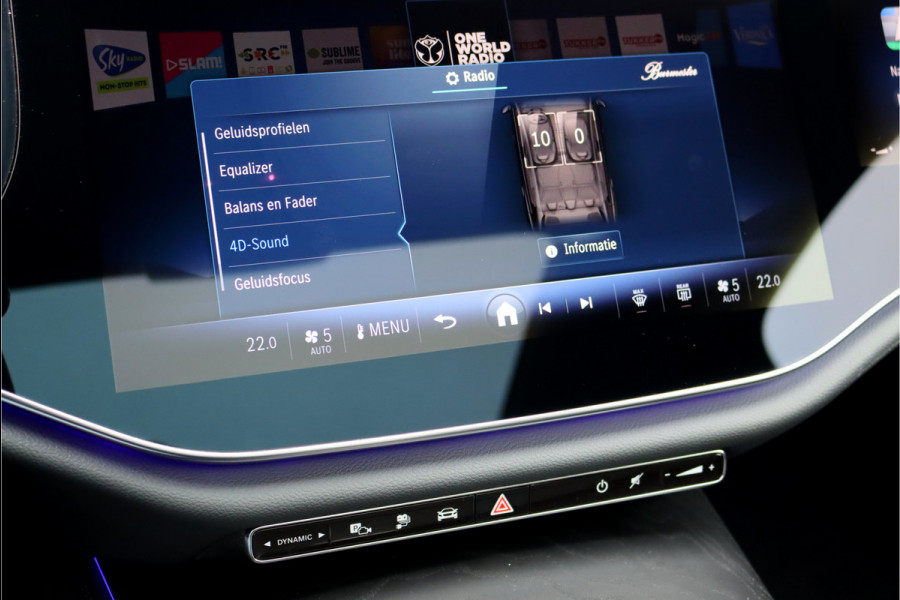 Mercedes-Benz E-Klasse 400 e 4MATIC AMG Line | Hyperscreen | Luchtvering | Achterasbesturing | Distronic+ | HUD | Massage | Burmester | Nappa Leder | Trekhaak | Vlakkenverwarming | Stoelventilatie |