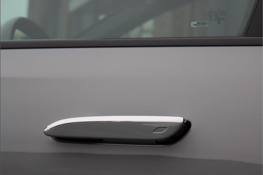 Mercedes-Benz E-Klasse 400 e 4MATIC AMG Line | Hyperscreen | Luchtvering | Achterasbesturing | Distronic+ | HUD | Massage | Burmester | Nappa Leder | Trekhaak | Vlakkenverwarming | Stoelventilatie |