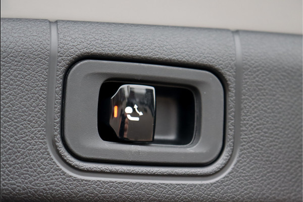 Mercedes-Benz E-Klasse 400 e 4MATIC AMG Line | Hyperscreen | Luchtvering | Achterasbesturing | Distronic+ | HUD | Massage | Burmester | Nappa Leder | Trekhaak | Vlakkenverwarming | Stoelventilatie |