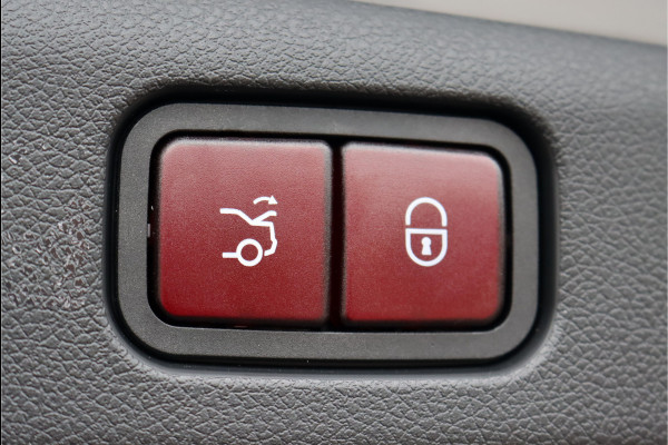 Mercedes-Benz E-Klasse 400 e 4MATIC AMG Line | Hyperscreen | Luchtvering | Achterasbesturing | Distronic+ | HUD | Massage | Burmester | Nappa Leder | Trekhaak | Vlakkenverwarming | Stoelventilatie |