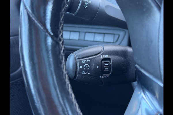 Peugeot 2008 1.2 GT-line - Panorama dak - Dealer onderhouden