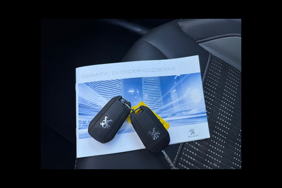 Peugeot 2008 1.2 GT-line - Panorama dak - Dealer onderhouden
