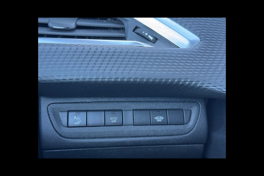 Peugeot 2008 1.2 GT-line - Panorama dak - Dealer onderhouden