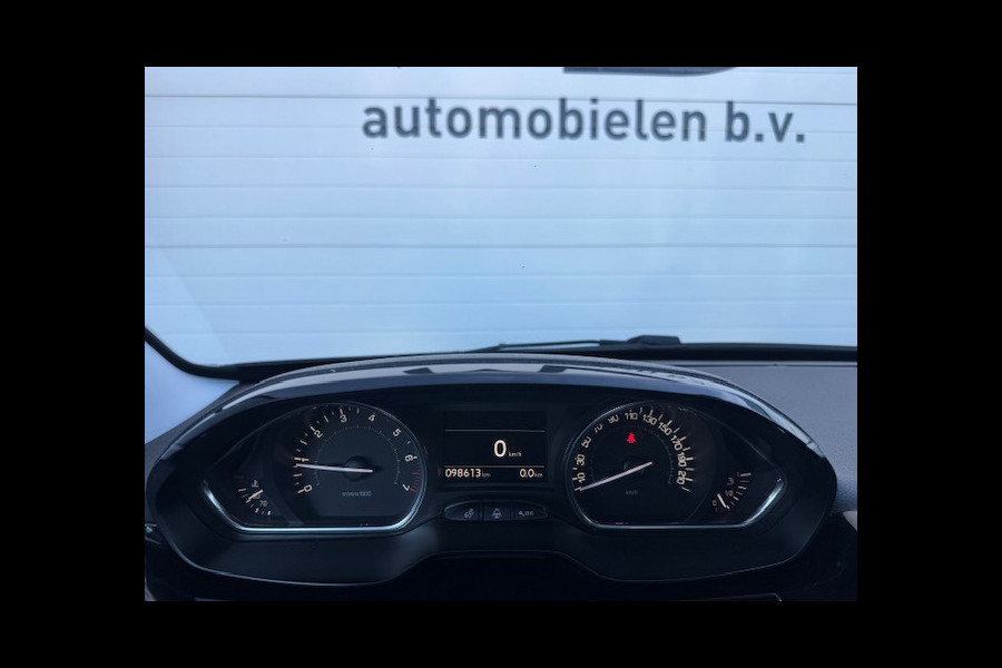 Peugeot 2008 1.2 GT-line - Panorama dak - Dealer onderhouden