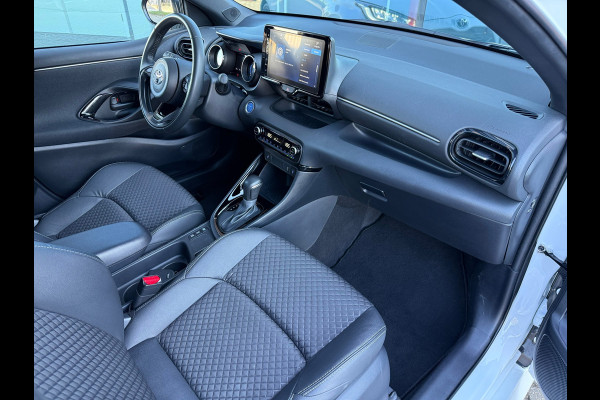 Toyota Yaris 1.5 Hybrid Executive - ToTone - Navi - Climate - Camera - Parkeerhulp
