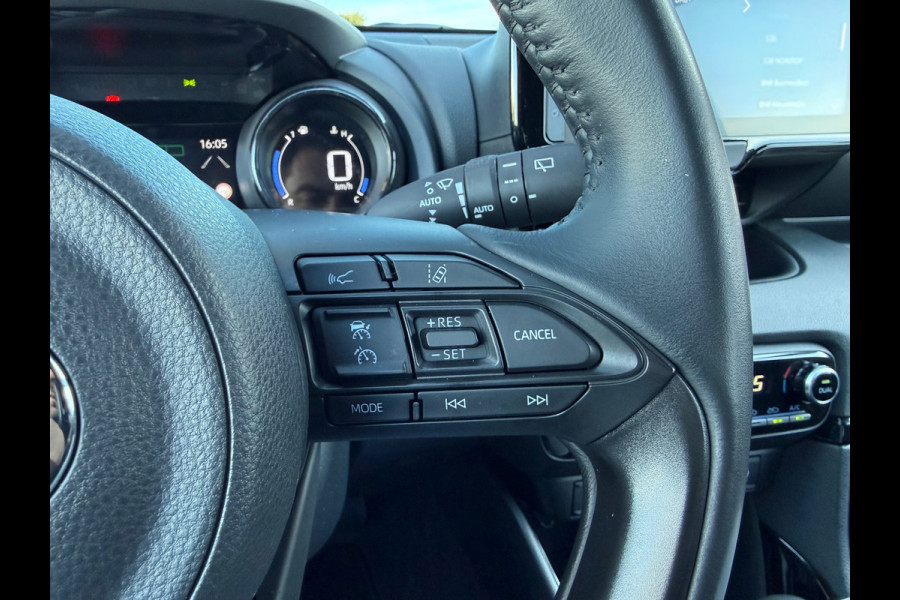 Toyota Yaris 1.5 Hybrid Executive - ToTone - Navi - Climate - Camera - Parkeerhulp