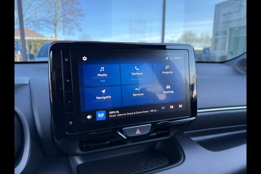 Toyota Yaris 1.5 Hybrid Executive - ToTone - Navi - Climate - Camera - Parkeerhulp