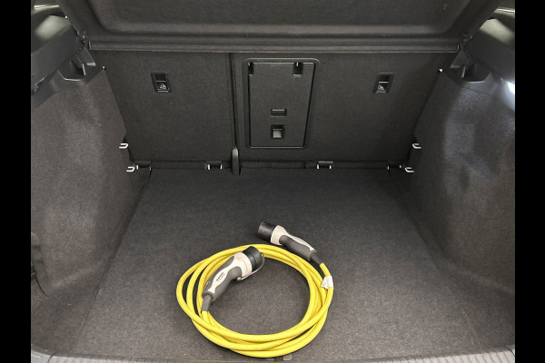 Volkswagen ID.4 First 77 kWh | SOH 93% | Trekhaak | Adaptieve/Cruise | Camera | Origineel NL