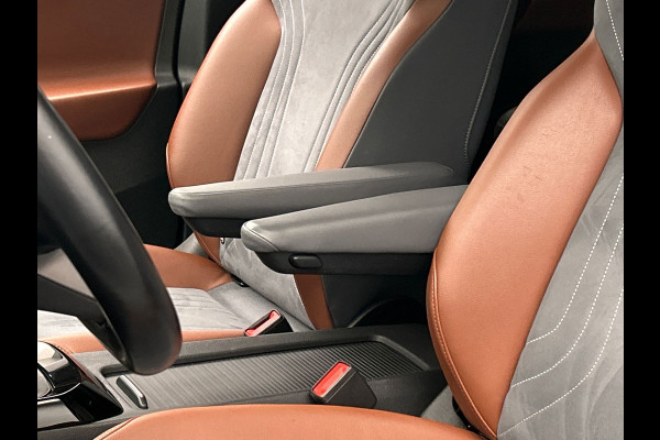 Volkswagen ID.4 First 77 kWh | SOH 93% | Trekhaak | Adaptieve/Cruise | Camera | Origineel NL