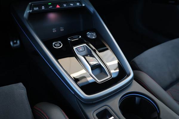 Audi A3 Sportback 45 TFSI e S edition Competition | BTW | S-LINE |  PANO | MATRIX | MASSAGE | MEMORY | CARBON |  KEYLESS | ELEK ACHTERKLEP |