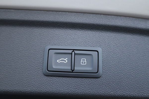 Audi A3 Sportback 45 TFSI e S edition Competition | BTW | S-LINE |  PANO | MATRIX | MASSAGE | MEMORY | CARBON |  KEYLESS | ELEK ACHTERKLEP |