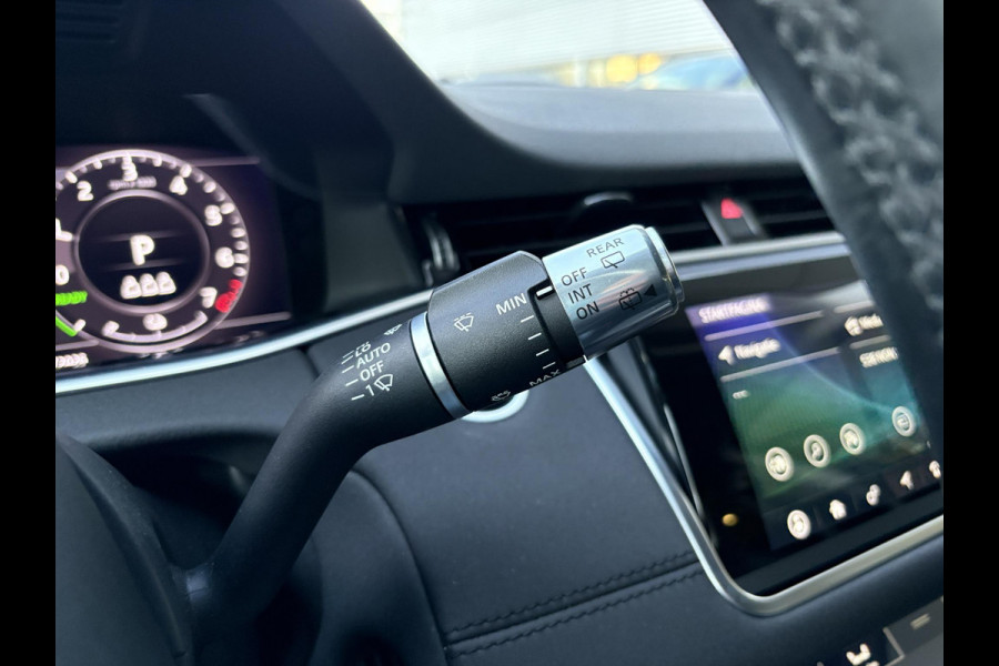 Land Rover Range Rover Evoque 1.5 P300e AWD R-Dynamic HSE | Cold Climate Pack | Memory Seats | Camera | Dealer onderhouden | Leder | Navigatie |