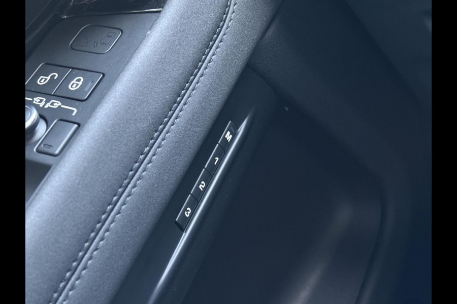 Land Rover Range Rover Evoque 1.5 P300e AWD R-Dynamic HSE | Cold Climate Pack | Memory Seats | Camera | Dealer onderhouden | Leder | Navigatie |