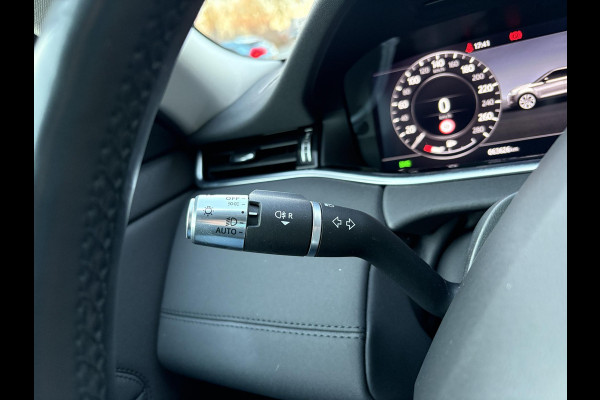 Land Rover Range Rover Evoque 1.5 P300e AWD R-Dynamic HSE | Cold Climate Pack | Memory Seats | Camera | Dealer onderhouden | Leder | Navigatie |