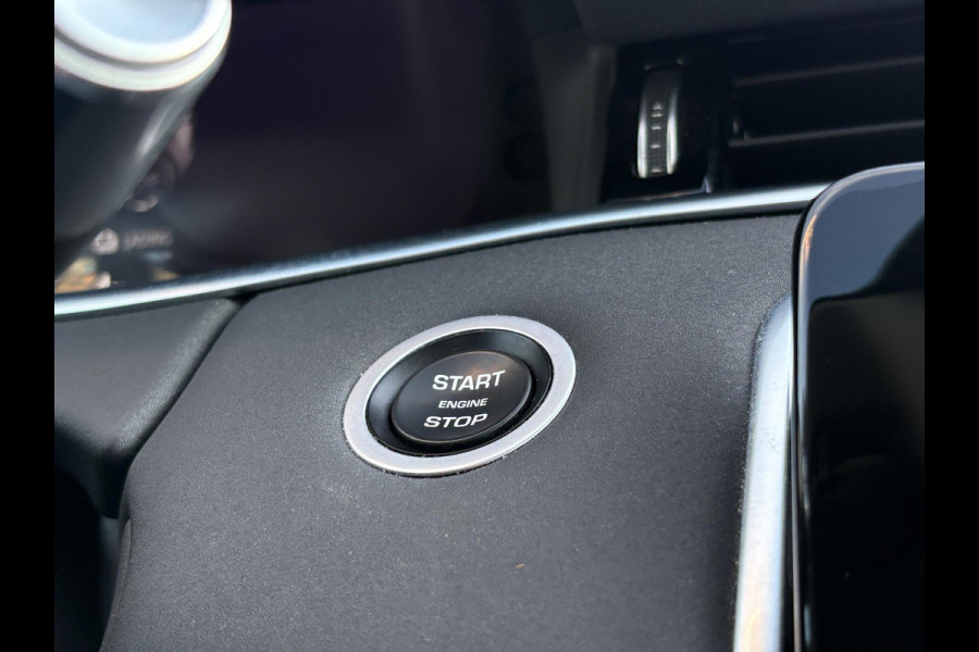 Land Rover Range Rover Evoque 1.5 P300e AWD R-Dynamic HSE | Cold Climate Pack | Memory Seats | Camera | Dealer onderhouden | Leder | Navigatie |