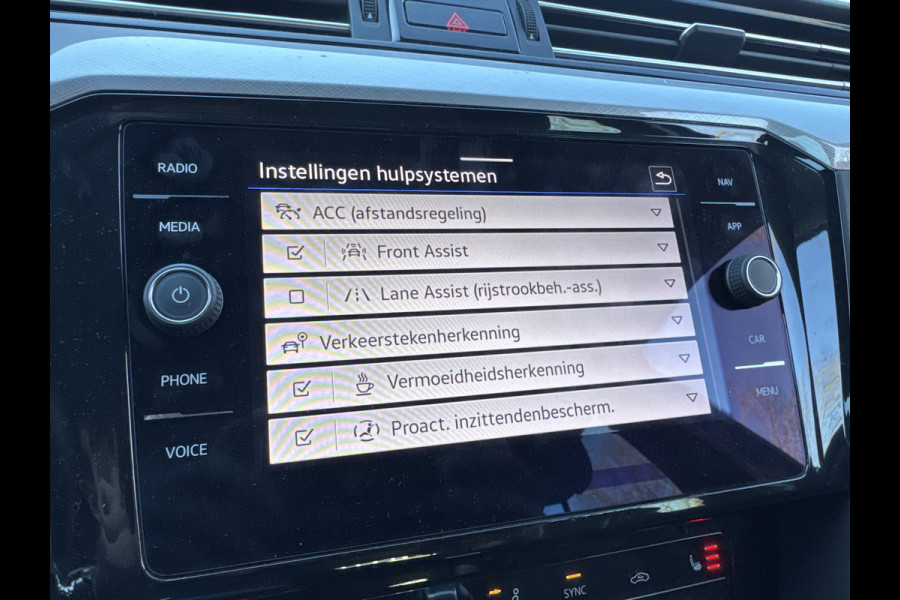 Volkswagen Passat Variant 1.5 TSI 150PK DSG BUSINESS CAMERA/ACC/NAVI