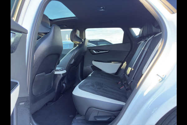 Kia Ev6 GT-Line AWD 77.4 kWh Pano | HUD | MeridianSound | 360-Camera | Alcantara/Leder | Memory Seats | Stoelverkoeling | Apple Carplay & Android Auto |
