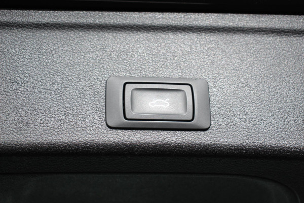 Audi A4 Avant 40 TFSI 190pk S-Tronic Advanced Prestige Plus | Navigatie | Climate Control | Tour pakket | Adaptive Cruise Control | Electrisch bedienbare achterklep | Led | Dab | Parkeer sensoren V+A | Digitale Cockpit