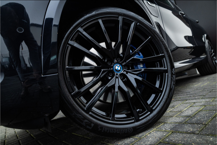BMW X5 xDrive45e Executive - M Sport | Panorama | Luchtvering | 360 Camera
