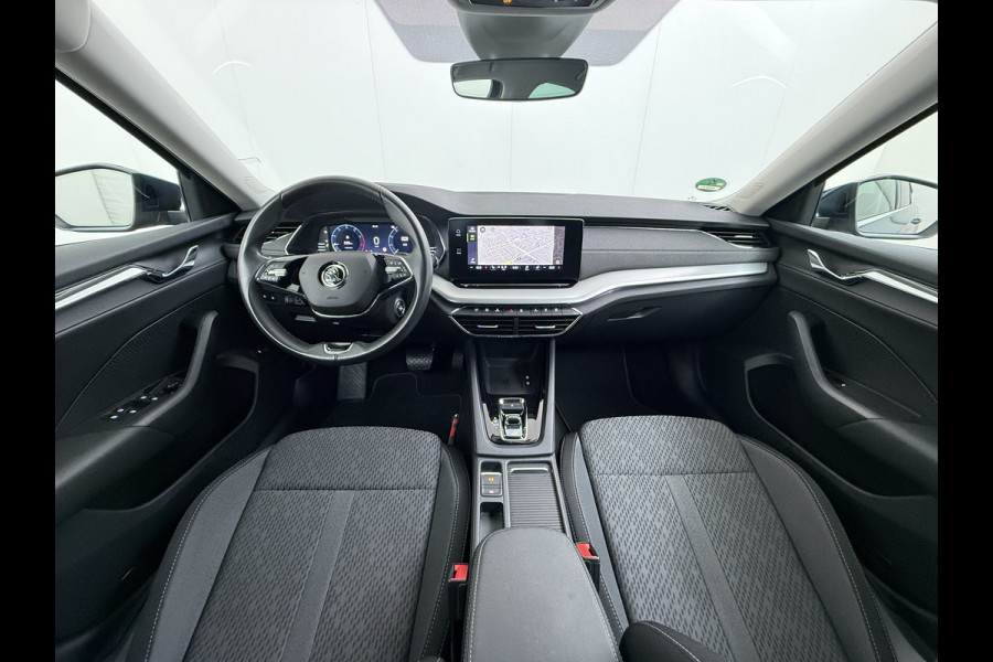 Škoda Octavia e-TSI AUT Trekhaak Adap.Cruise Camera Navi Ecc Apple Carplay Android Auto Virtual Cockpit Business Edition Plus Elek.Achterklep Stoelverwarming voor+achter Lmv DAB Led Keyless advanced Dodehoek detector 1e Eigenaar Origineel Nederlandse Auto Mild-Hybrid