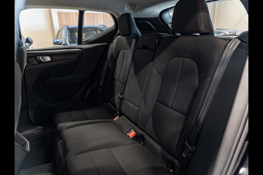 Volvo XC40 1.5 T3 163PK Momentum, Navi, Cruise, Cam, PDC, Clima, Voll Led, Bluetooth/Tel, Private Glas, Volledig Onderhouden
