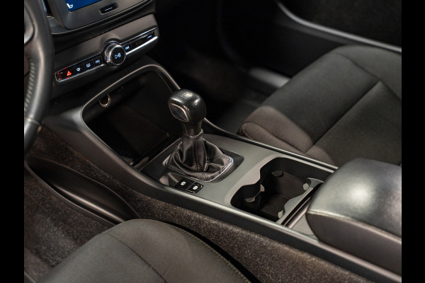 Volvo XC40 1.5 T3 163PK Momentum, Navi, Cruise, Cam, PDC, Clima, Voll Led, Bluetooth/Tel, Private Glas, Volledig Onderhouden