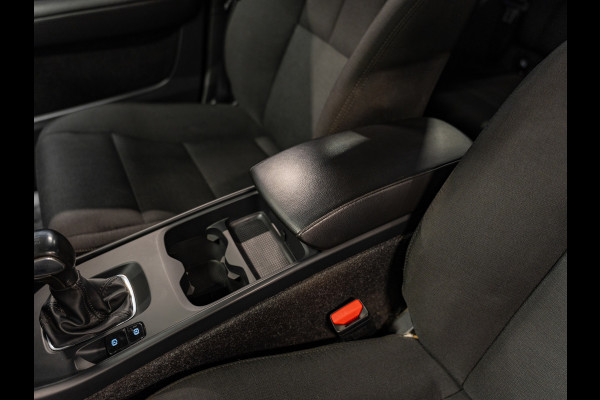 Volvo XC40 1.5 T3 163PK Momentum, Navi, Cruise, Cam, PDC, Clima, Voll Led, Bluetooth/Tel, Private Glas, Volledig Onderhouden